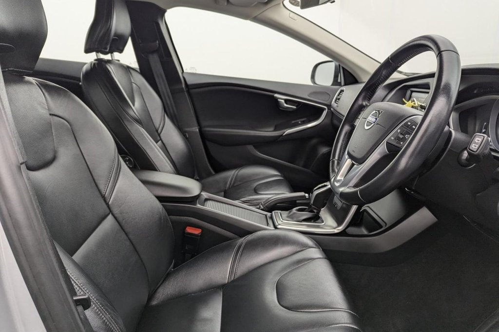 Used Volvo V40 2015 for sale - 77212196: Photo 3