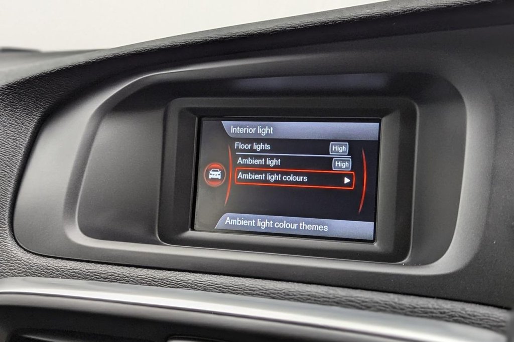 Used Volvo V40 2015 for sale - 77212196: Photo 34