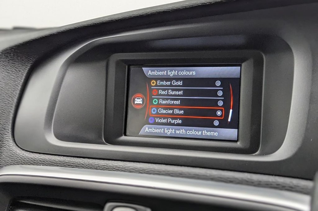 Used Volvo V40 2015 for sale - 77212196: Photo 35