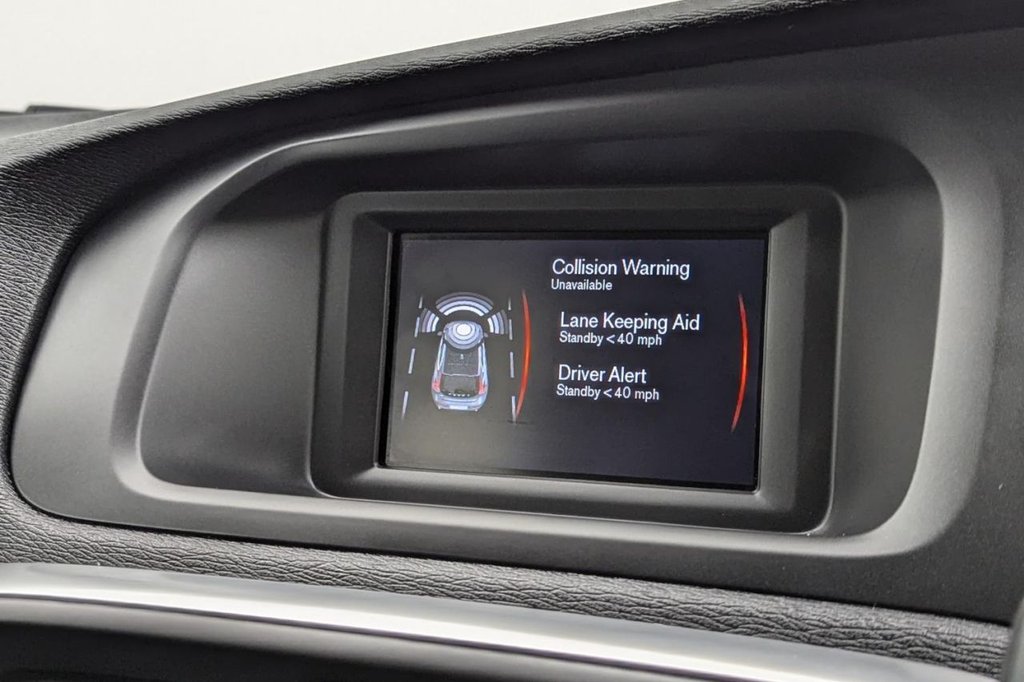 Used Volvo V40 2015 for sale - 77212196: Photo 38