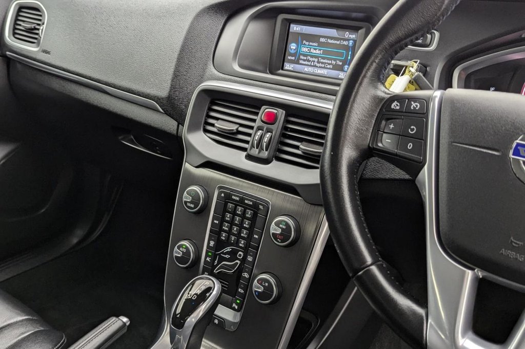 Used Volvo V40 2015 for sale - 77212196: Photo 39