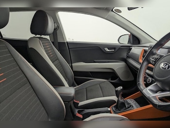 Used Kia Stonic 2019 for sale - 77780611: Photo