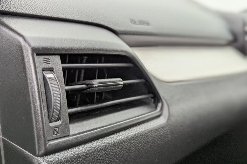 Used Suzuki Swift 2018 for sale - 77211896: Photo 21