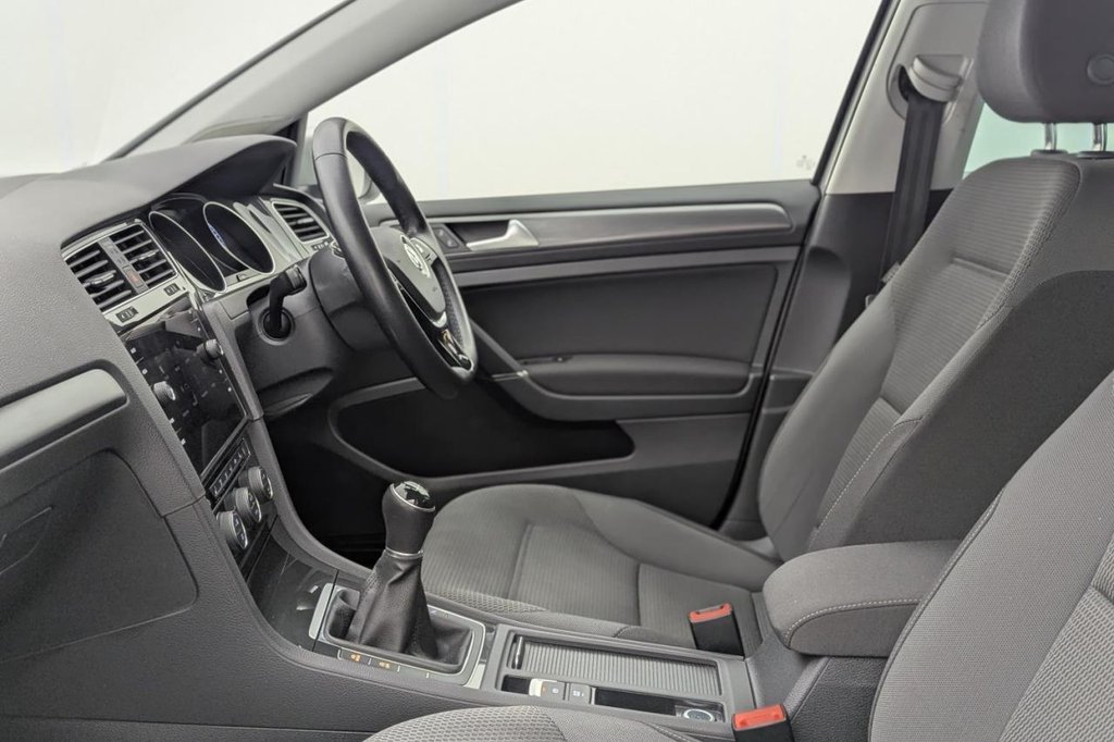 Used Volkswagen Golf 2020 for sale - 77464067: Photo 24