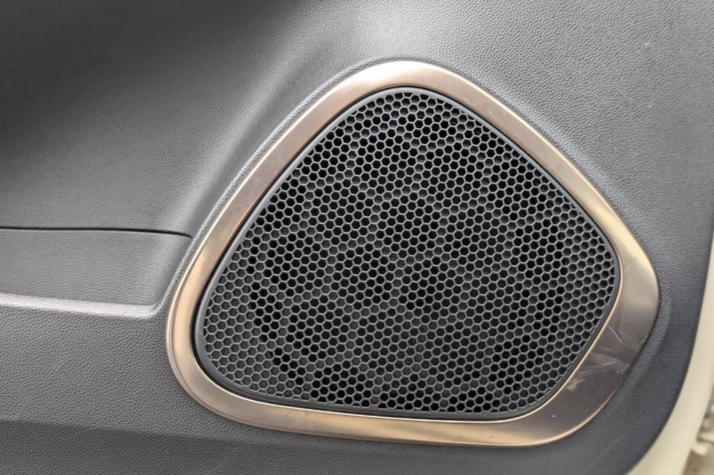 Used Renault Captur 2016 for sale - 77850119: Photo 32