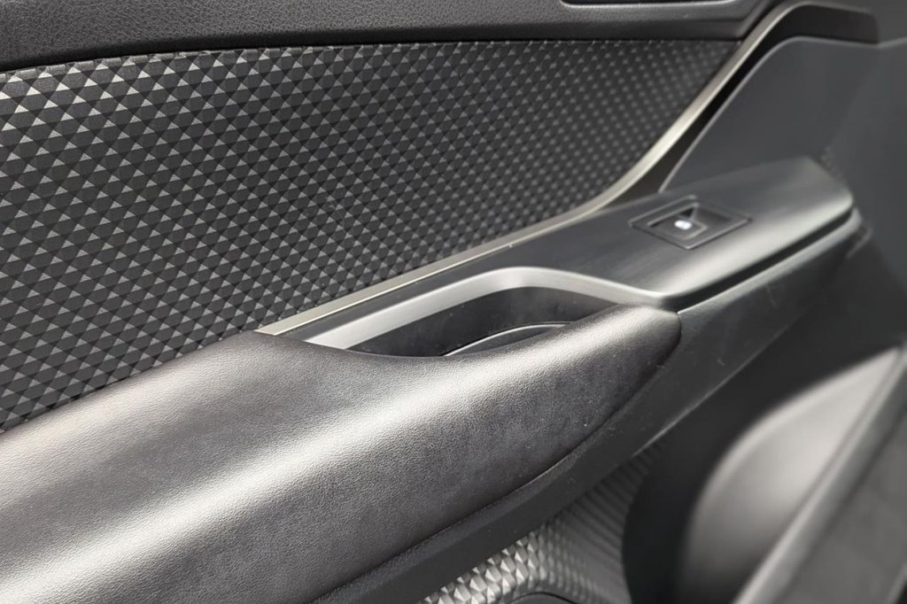 Used Toyota C-HR 2018 for sale - 78017682: Photo 29