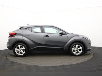 Used Toyota C-HR 2018 for sale - 78017682: Photo