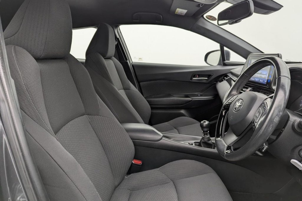 Used Toyota C-HR 2018 for sale - 78017682: Photo 3