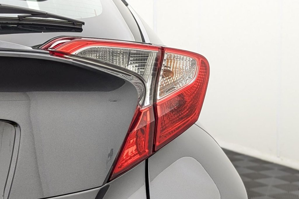 Used Toyota C-HR 2018 for sale - 78017682: Photo 40