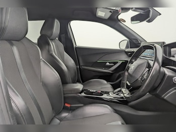 Used Peugeot 2008 2021 for sale - 77636660: Photo