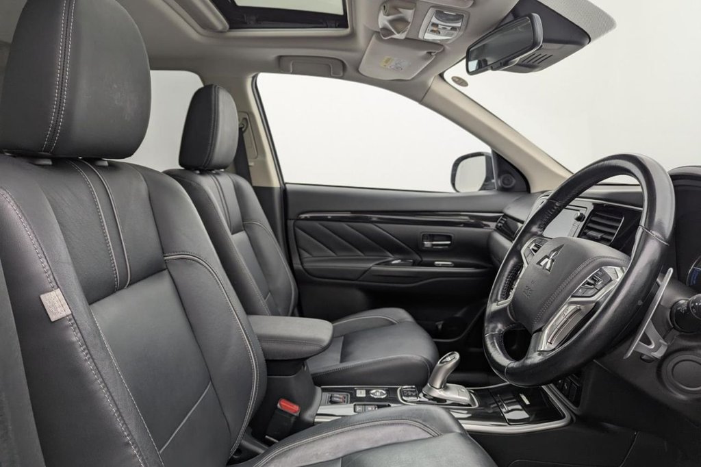 Used Mitsubishi Outlander 2017 for sale - 77212260: Photo 3