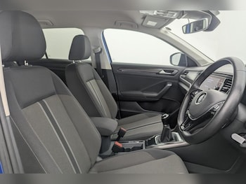 Used Volkswagen T-Roc 2019 for sale - 78017103: Photo