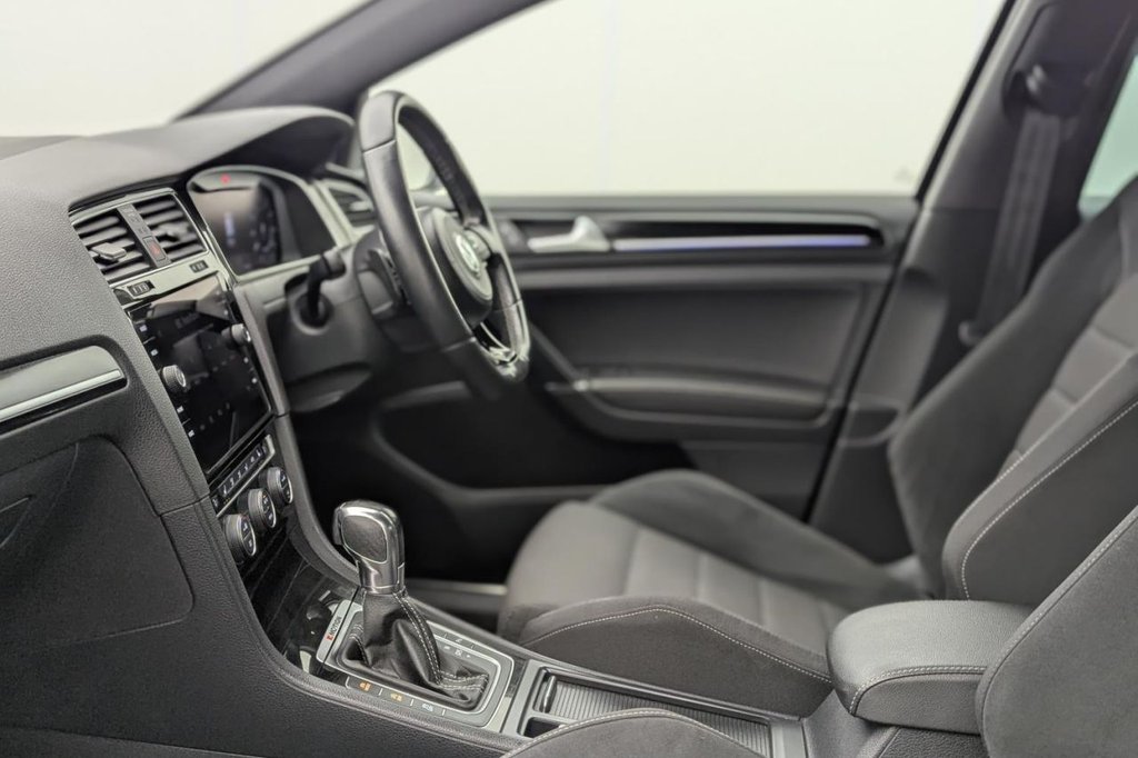 Used Volkswagen Golf 2019 for sale - 77920415: Photo 30