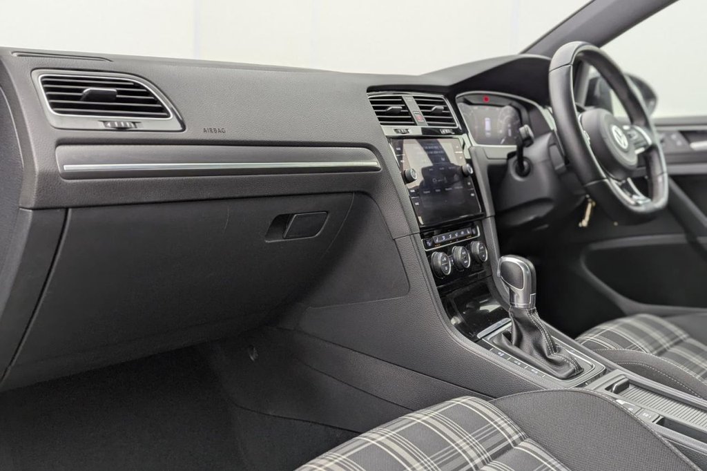 Used Volkswagen Golf 2017 for sale - 77212278: Photo 22