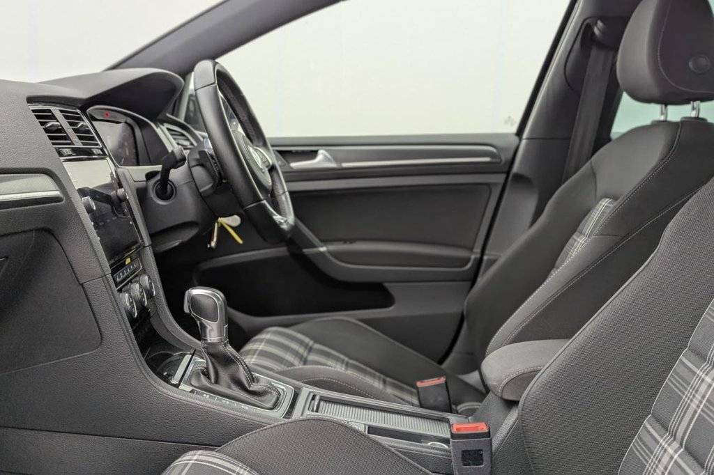 Used Volkswagen Golf 2017 for sale - 77212278: Photo 23