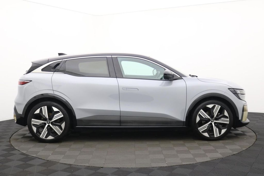 Used Renault Megane E Tech 2022 for sale - 77212193: Photo 2