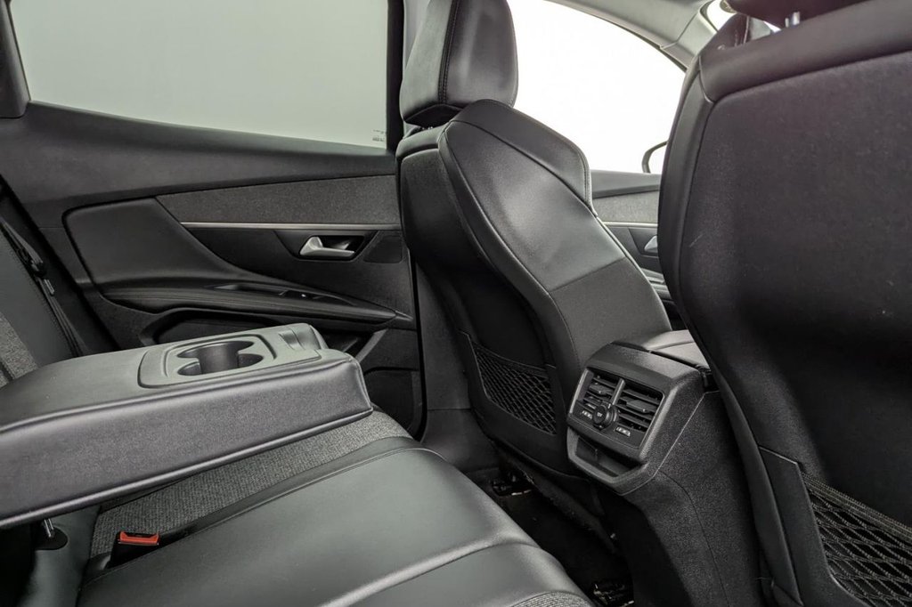 Used Peugeot 3008 2020 for sale - 77212235: Photo 17