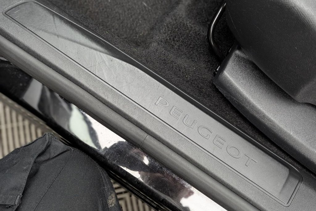 Used Peugeot 3008 2020 for sale - 77212235: Photo 23