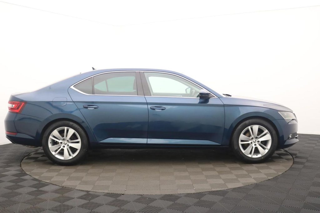 Used Skoda Superb 2019 for sale - 77302350: Photo 2