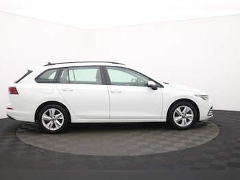 Used Volkswagen Golf 2023 for sale - 77437374: Photo