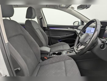 Used Volkswagen Golf 2023 for sale - 77437374: Photo