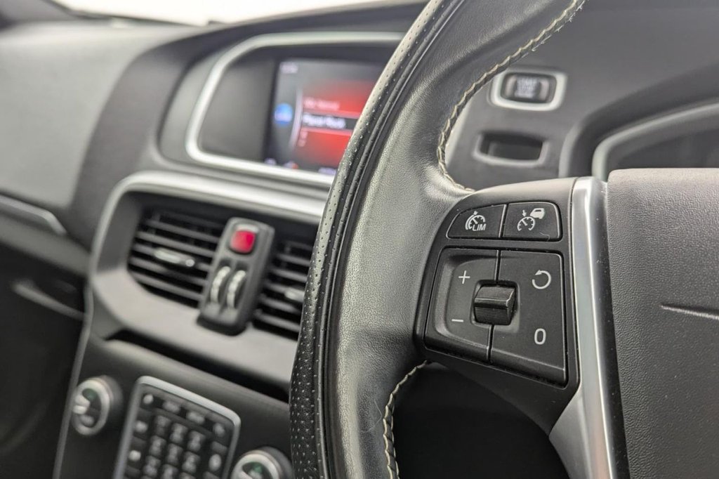 Used Volvo V40 2018 for sale - 77667591: Photo 14