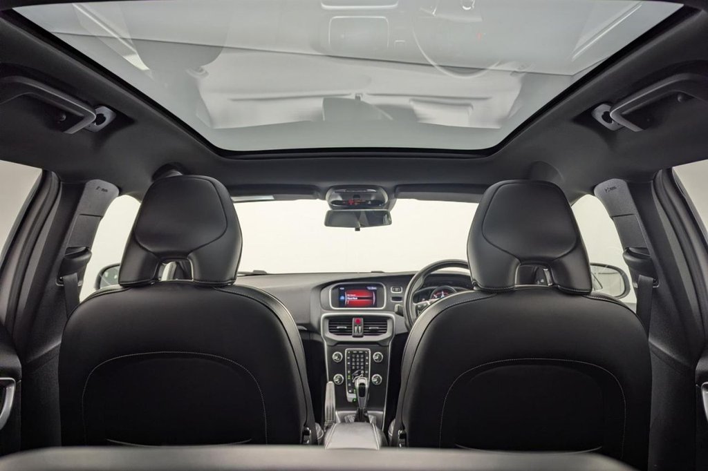 Used Volvo V40 2018 for sale - 77667591: Photo 20