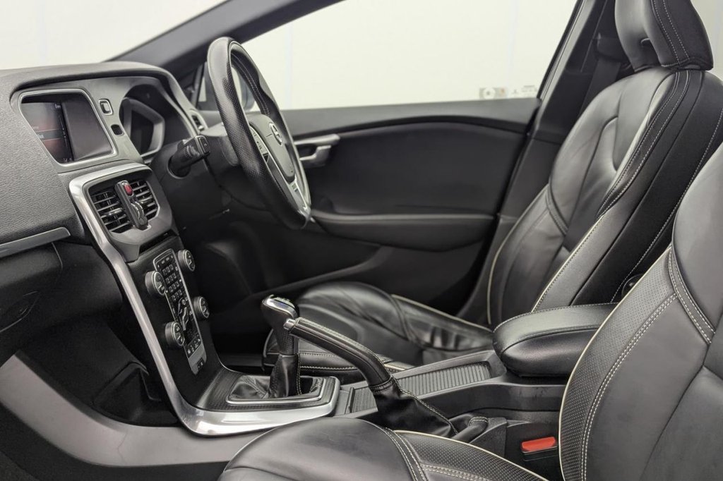 Used Volvo V40 2018 for sale - 77667591: Photo 25