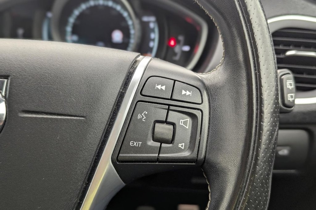 Used Volvo V40 2018 for sale - 77667591: Photo 36