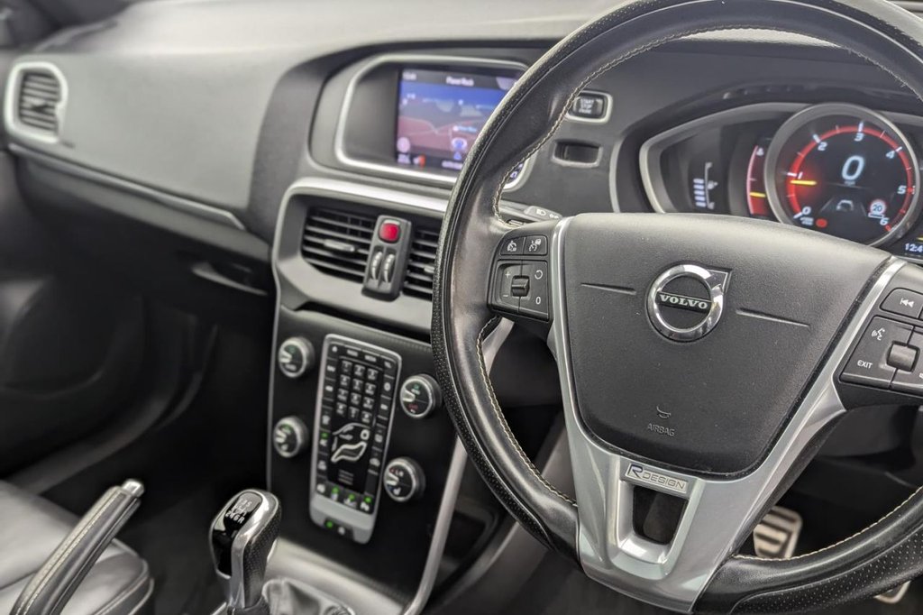 Used Volvo V40 2018 for sale - 77667591: Photo 37