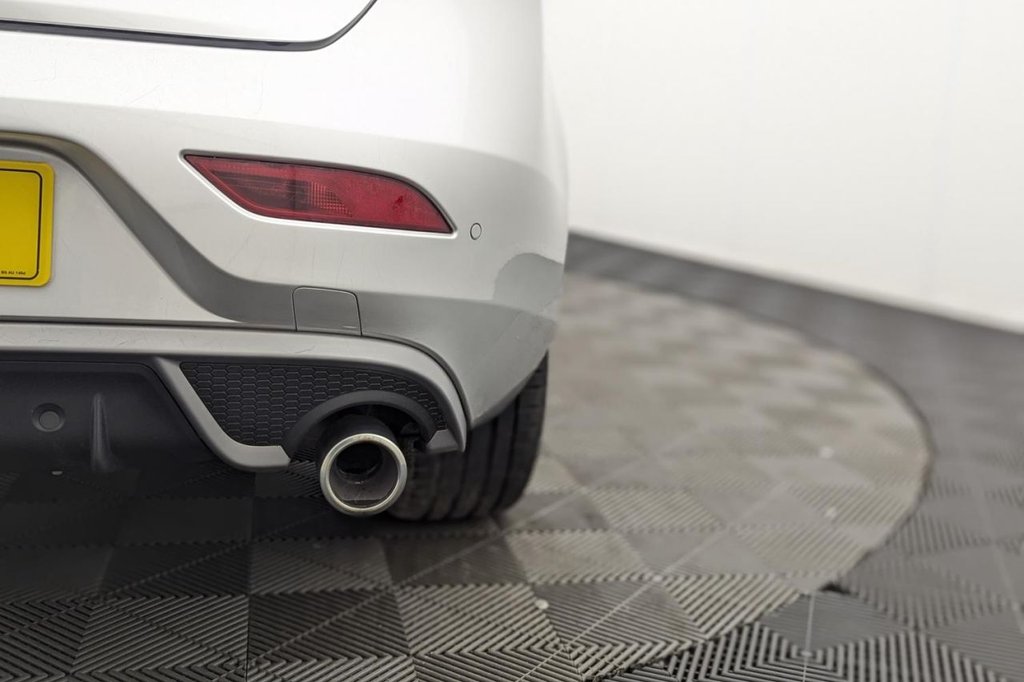 Used Volvo V40 2018 for sale - 77667591: Photo 43