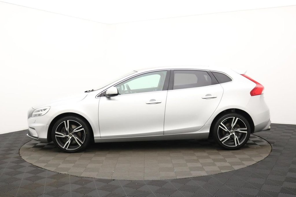 Used Volvo V40 2018 for sale - 77667591: Photo 8
