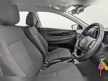 Used Hyundai i20 2021 for sale - 77212222: Photo