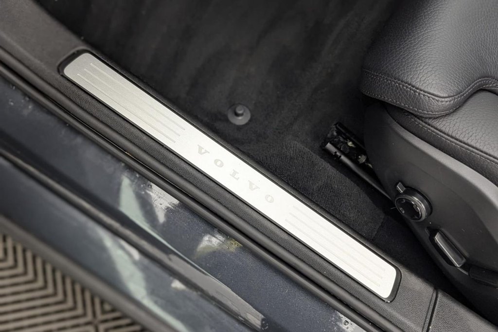 Used Volvo V60 2018 for sale - 77287821: Photo 31