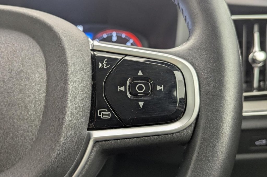 Used Volvo V60 2018 for sale - 77287821: Photo 37