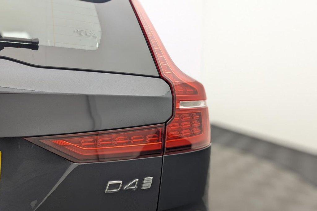 Used Volvo V60 2018 for sale - 77287821: Photo 44