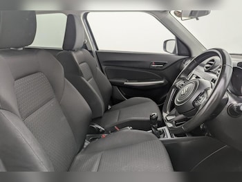 Used Suzuki Swift 2022 for sale - 77798143: Photo