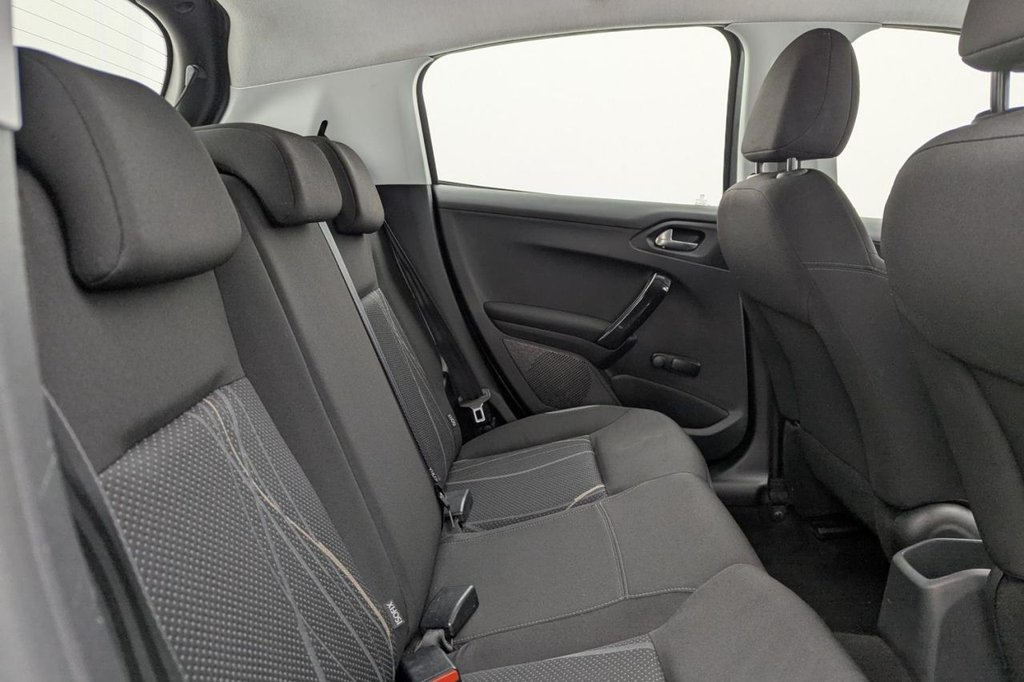 Used Peugeot 208 2012 for sale - 77212277: Photo 15