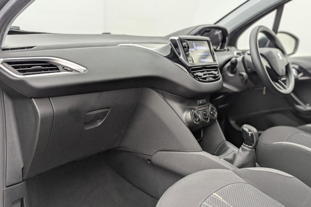 Used Peugeot 208 2012 for sale - 77212277: Photo 20