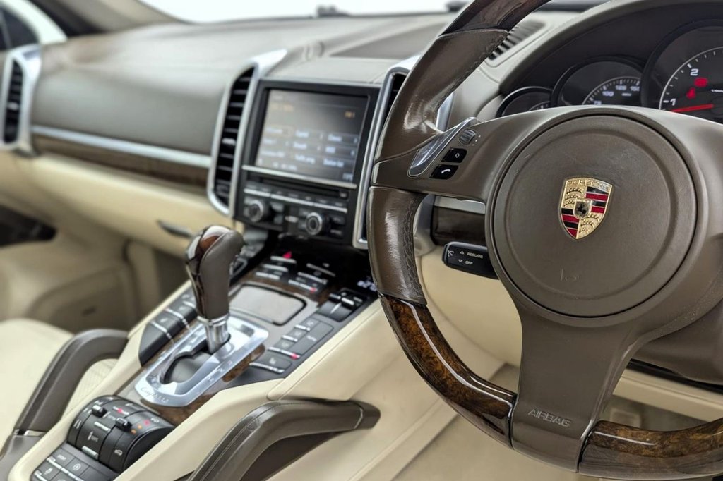 Used Porsche Cayenne 2011 for sale - 77288000: Photo 13