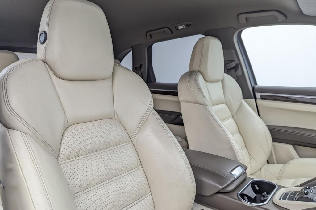 Used Porsche Cayenne 2011 for sale - 77288000: Photo 14