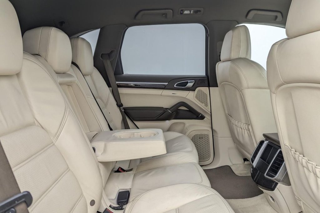 Used Porsche Cayenne 2011 for sale - 77288000: Photo 16