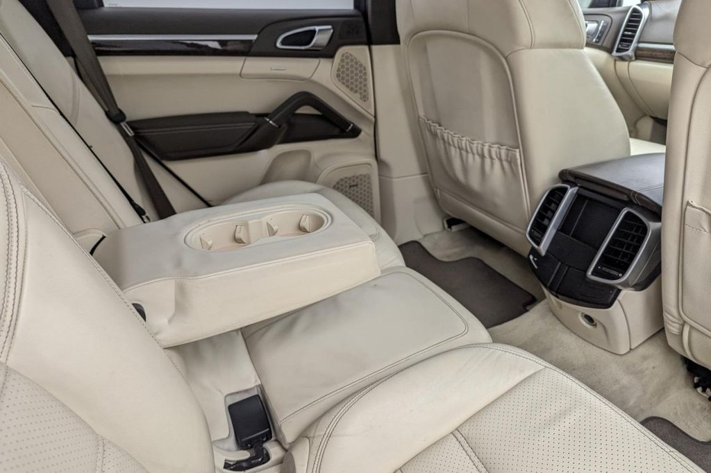 Used Porsche Cayenne 2011 for sale - 77288000: Photo 17