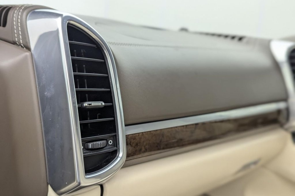 Used Porsche Cayenne 2011 for sale - 77288000: Photo 20