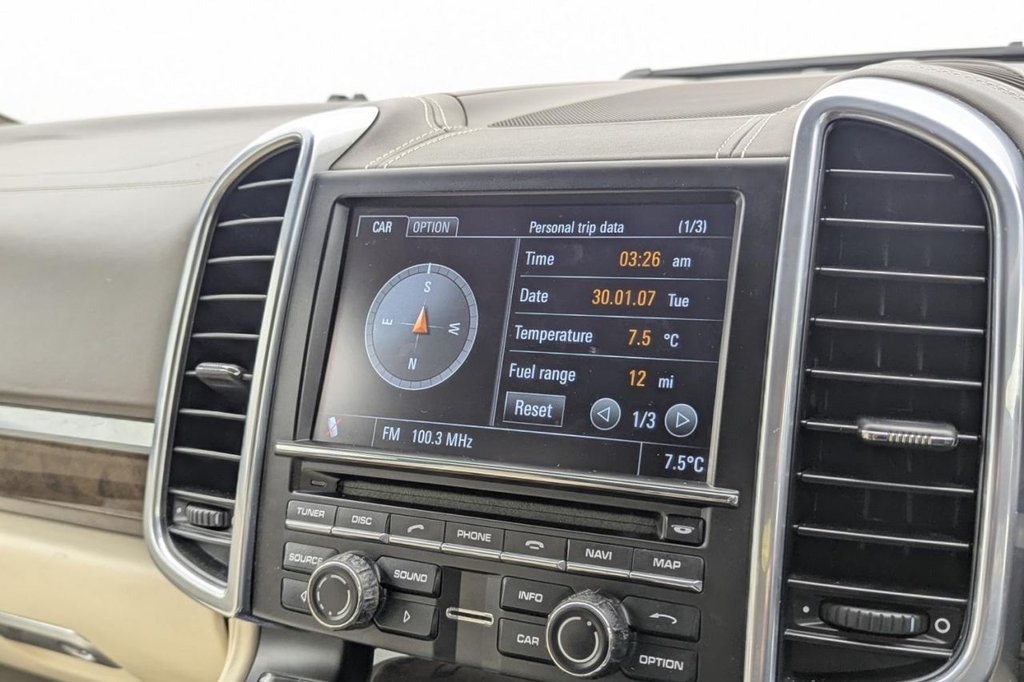 Used Porsche Cayenne 2011 for sale - 77288000: Photo 22