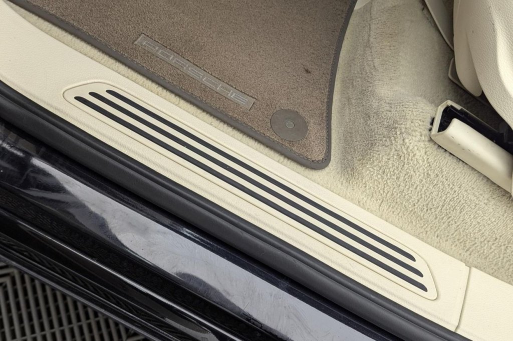 Used Porsche Cayenne 2011 for sale - 77288000: Photo 32