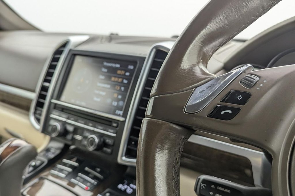 Used Porsche Cayenne 2011 for sale - 77288000: Photo 37