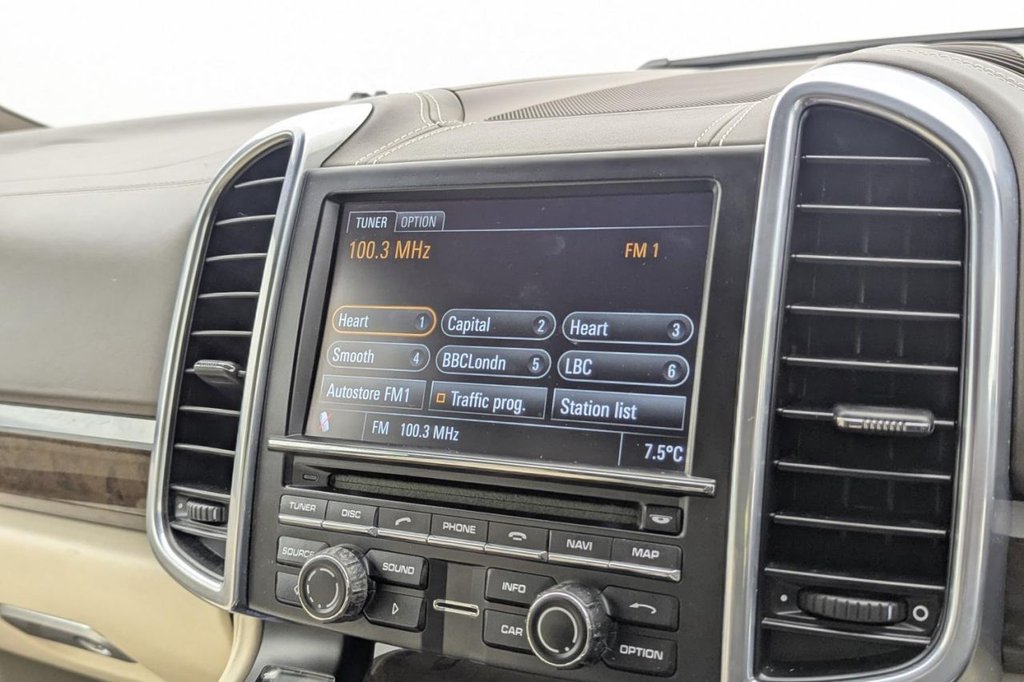 Used Porsche Cayenne 2011 for sale - 77288000: Photo 41