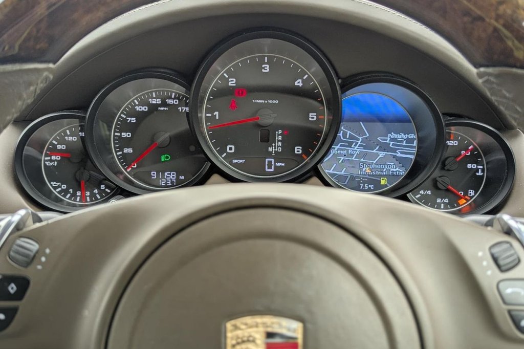 Used Porsche Cayenne 2011 for sale - 77288000: Photo 45