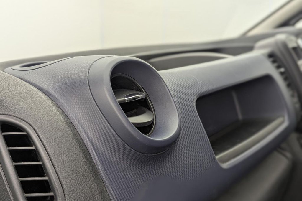 Used Vauxhall Vivaro 2019 for sale - 77572025: Photo 18